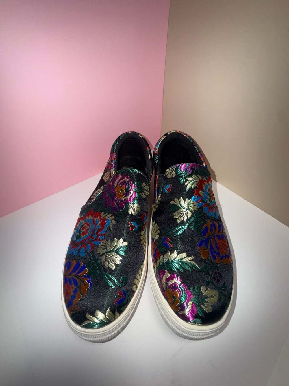 Brash Women's Floral Embroidered Slip-On Sneakers Size 8